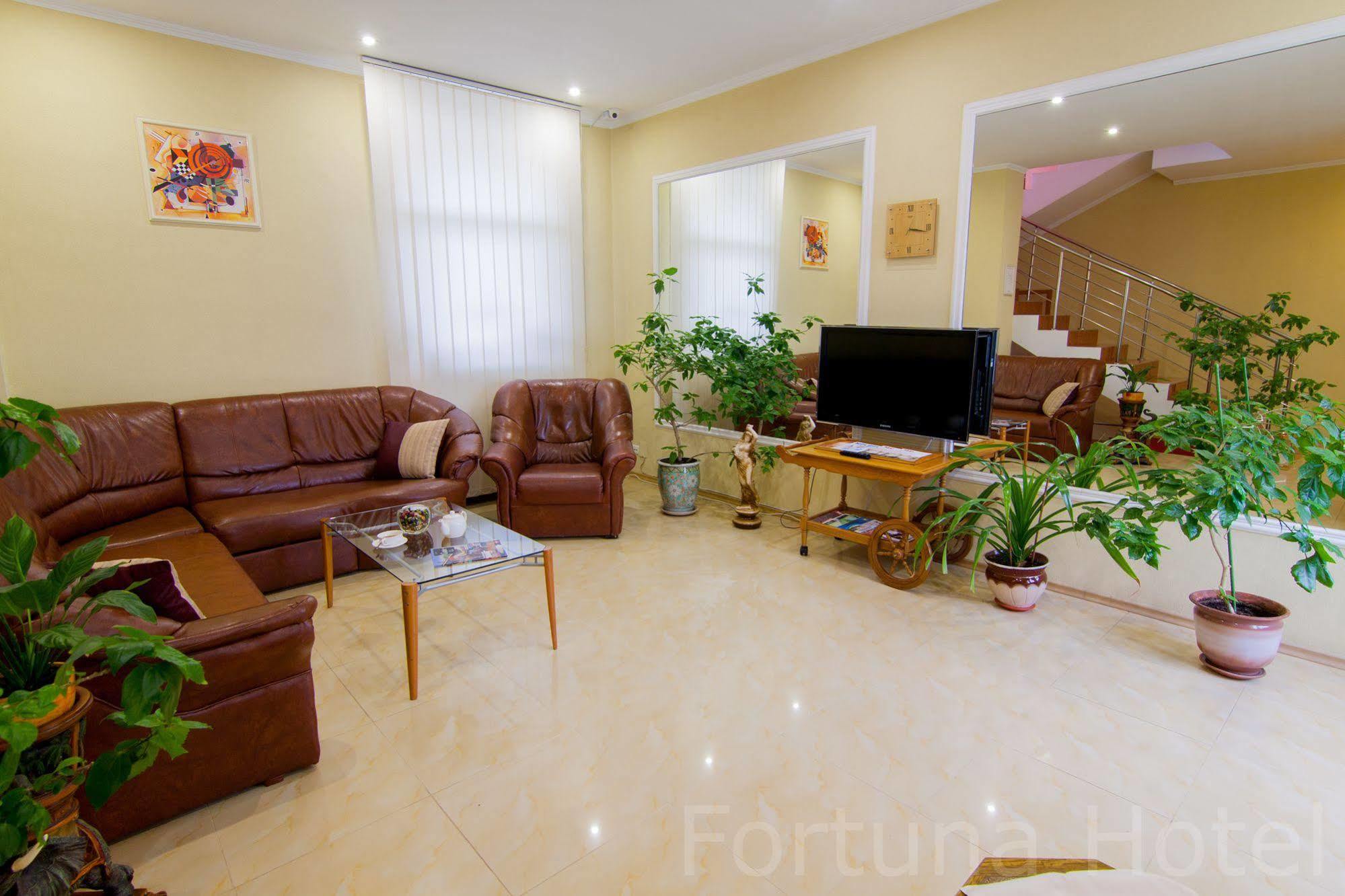 Fortuna Hotel Chisinau Bagian luar foto
