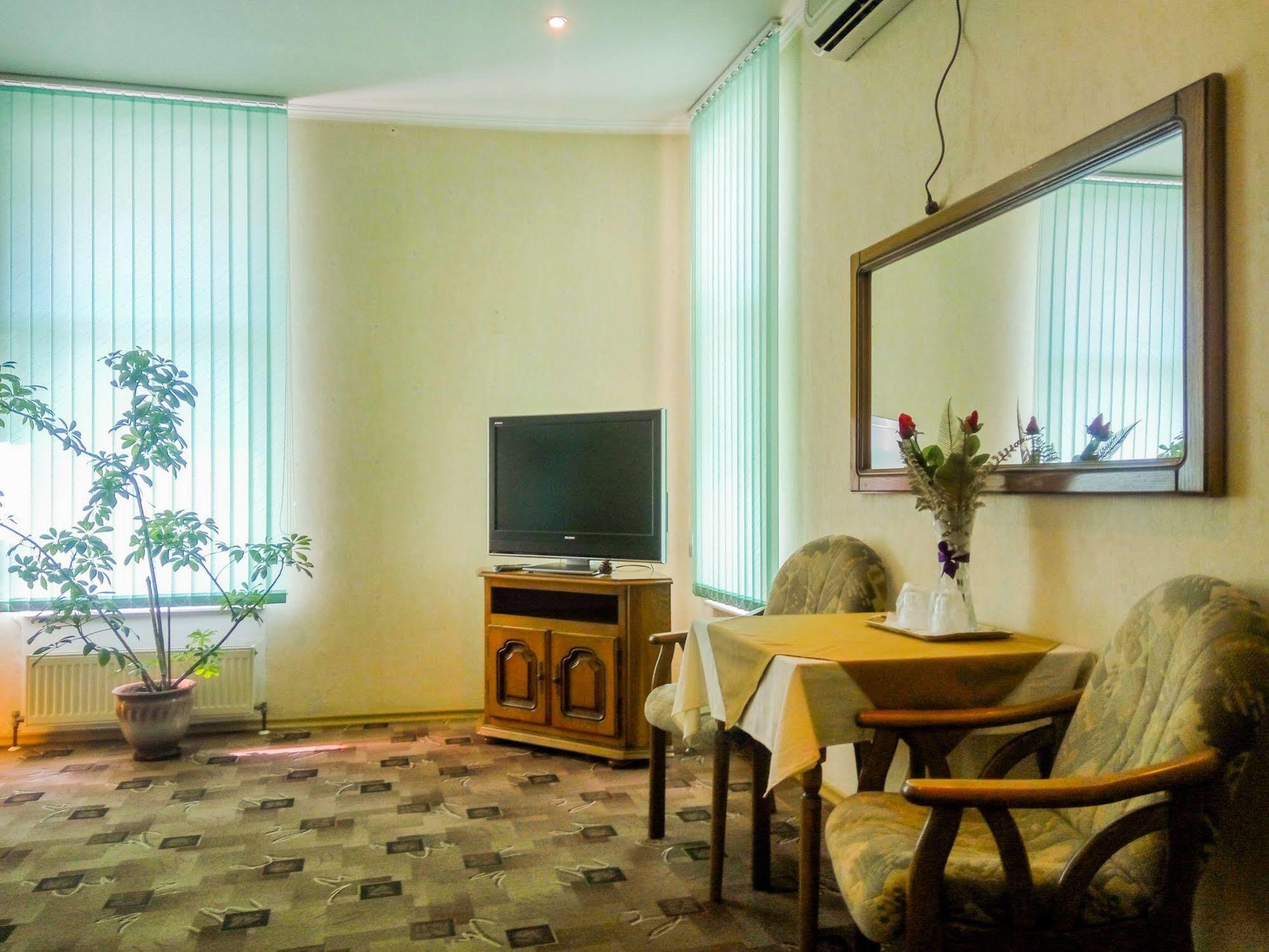 Fortuna Hotel Chisinau Bagian luar foto