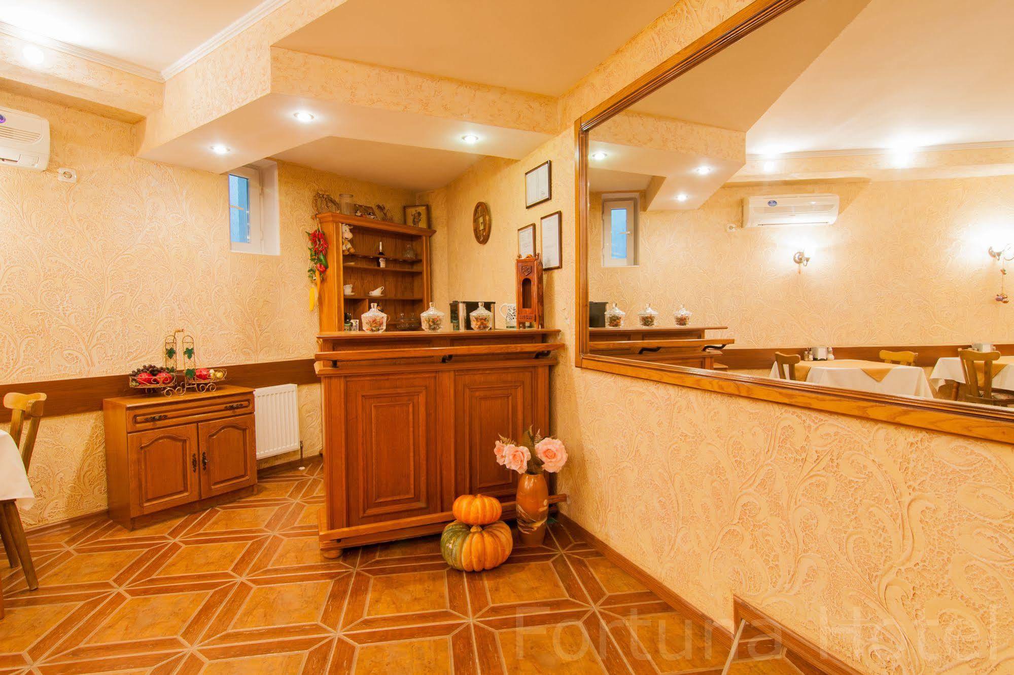 Fortuna Hotel Chisinau Bagian luar foto